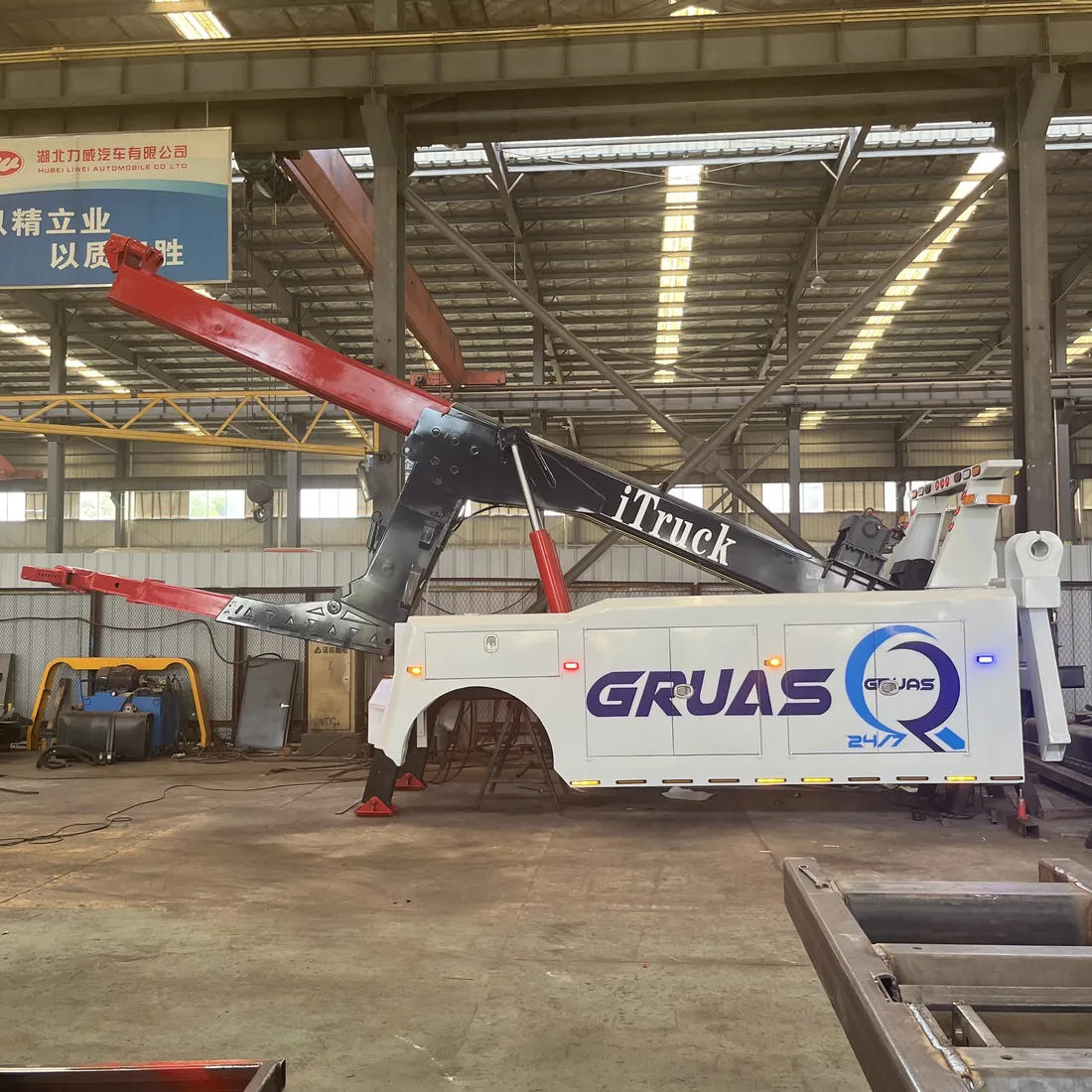 16-ton integrated wrecker in customer livery