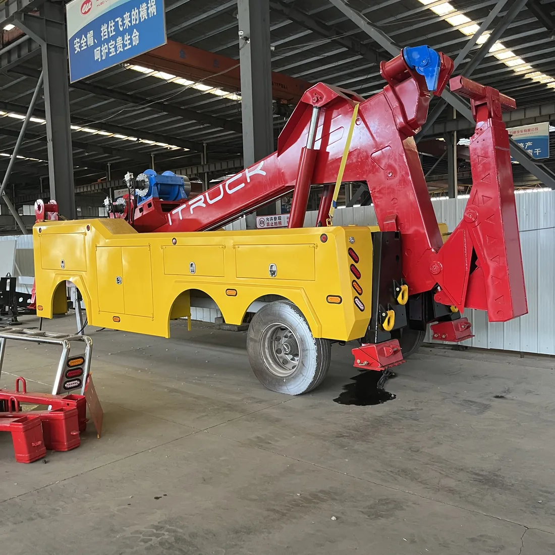 30-ton integrated wrecker, boom and twin winches