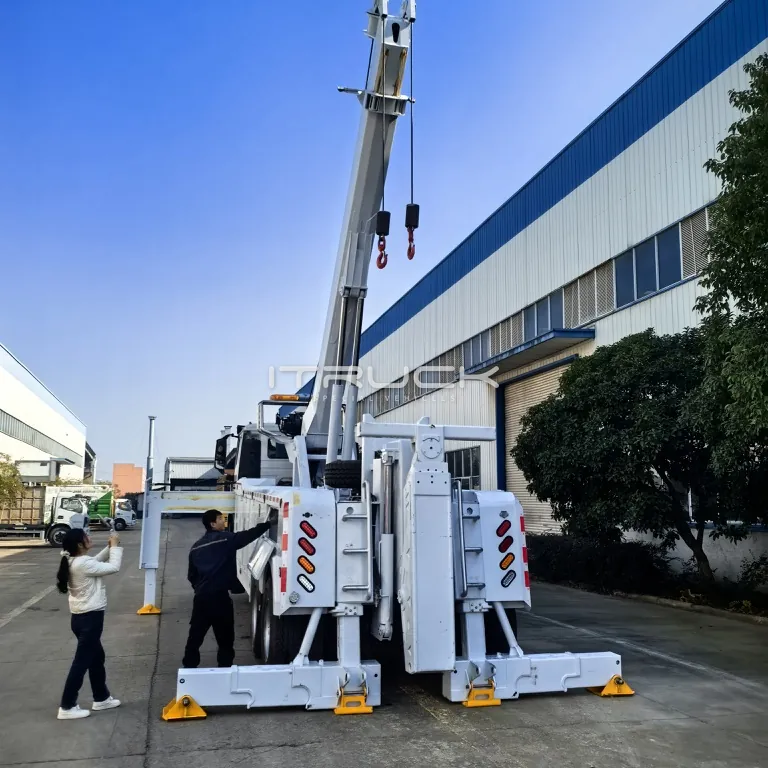Rotator seen from the rear with boom fully raised