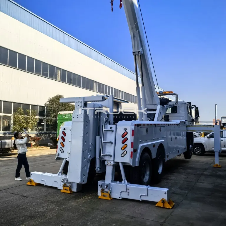 Rotator rear quarter with boom up and rear outriggers extended