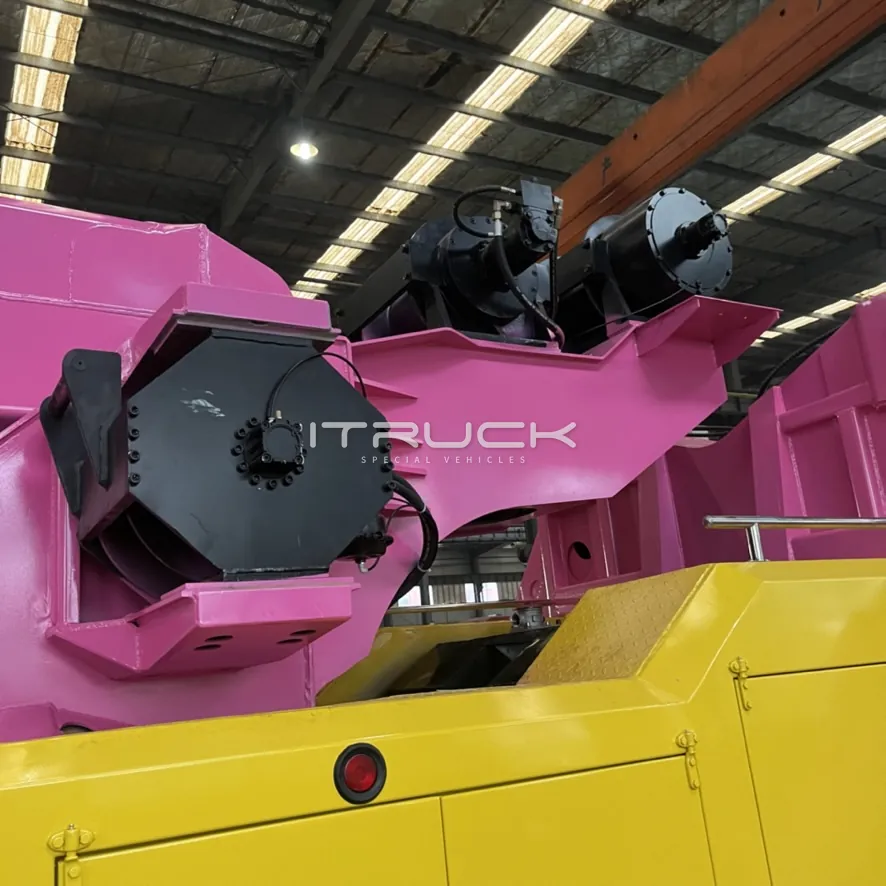 Planetary winches mounted on the rotator turret