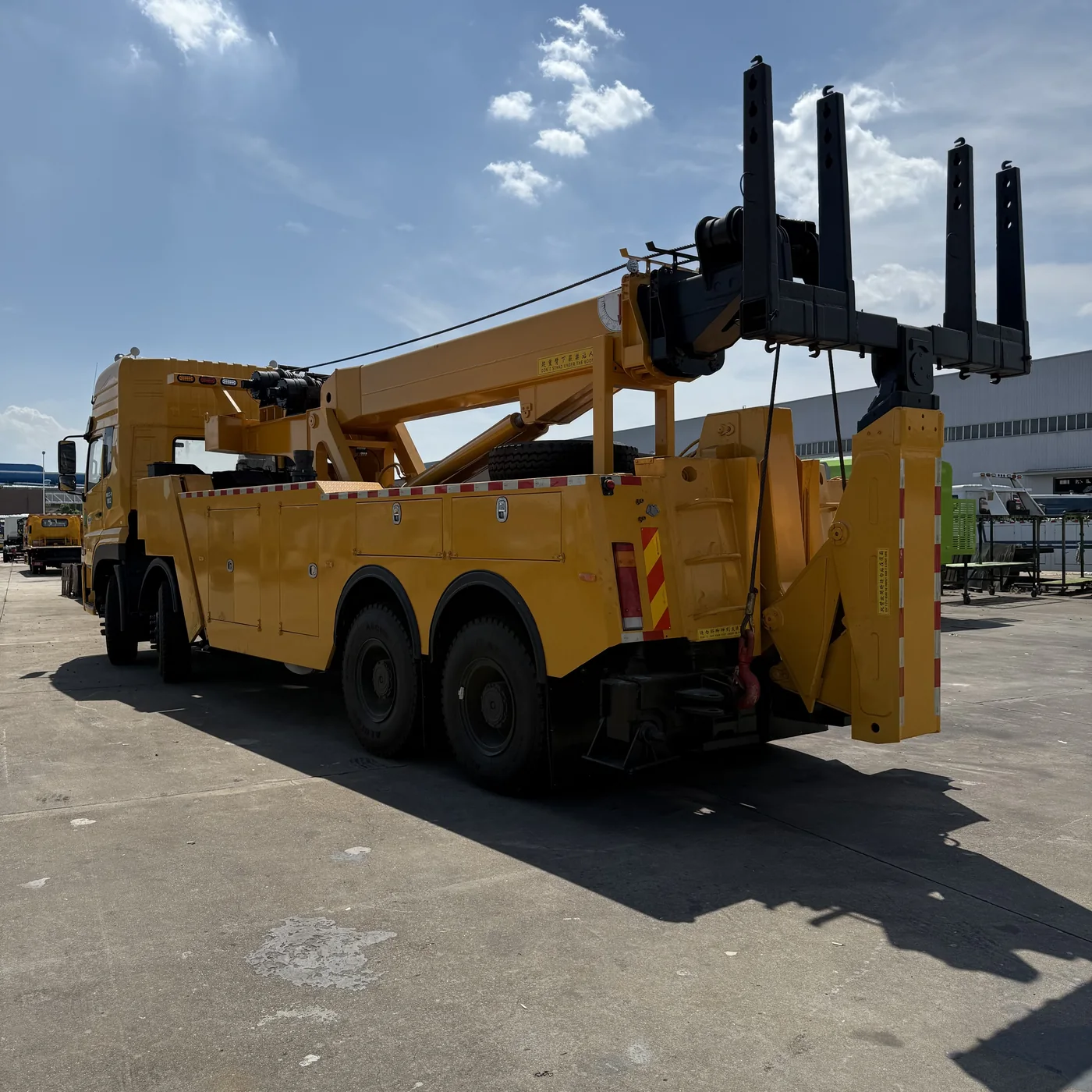 30-ton rotator wrecker, boom deployed